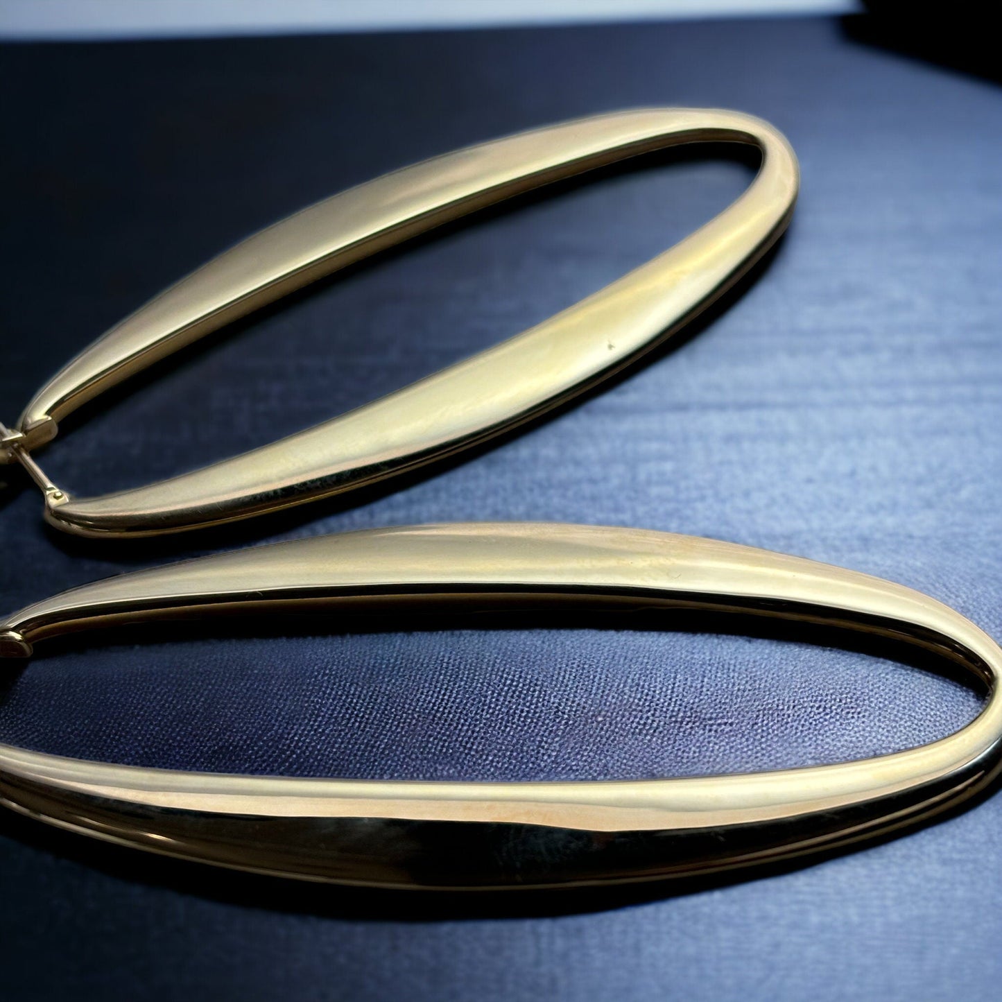 18k Solid Long shaped Oval Dainty Gold Hoop Earrings - R. Mouzannar Jewelry