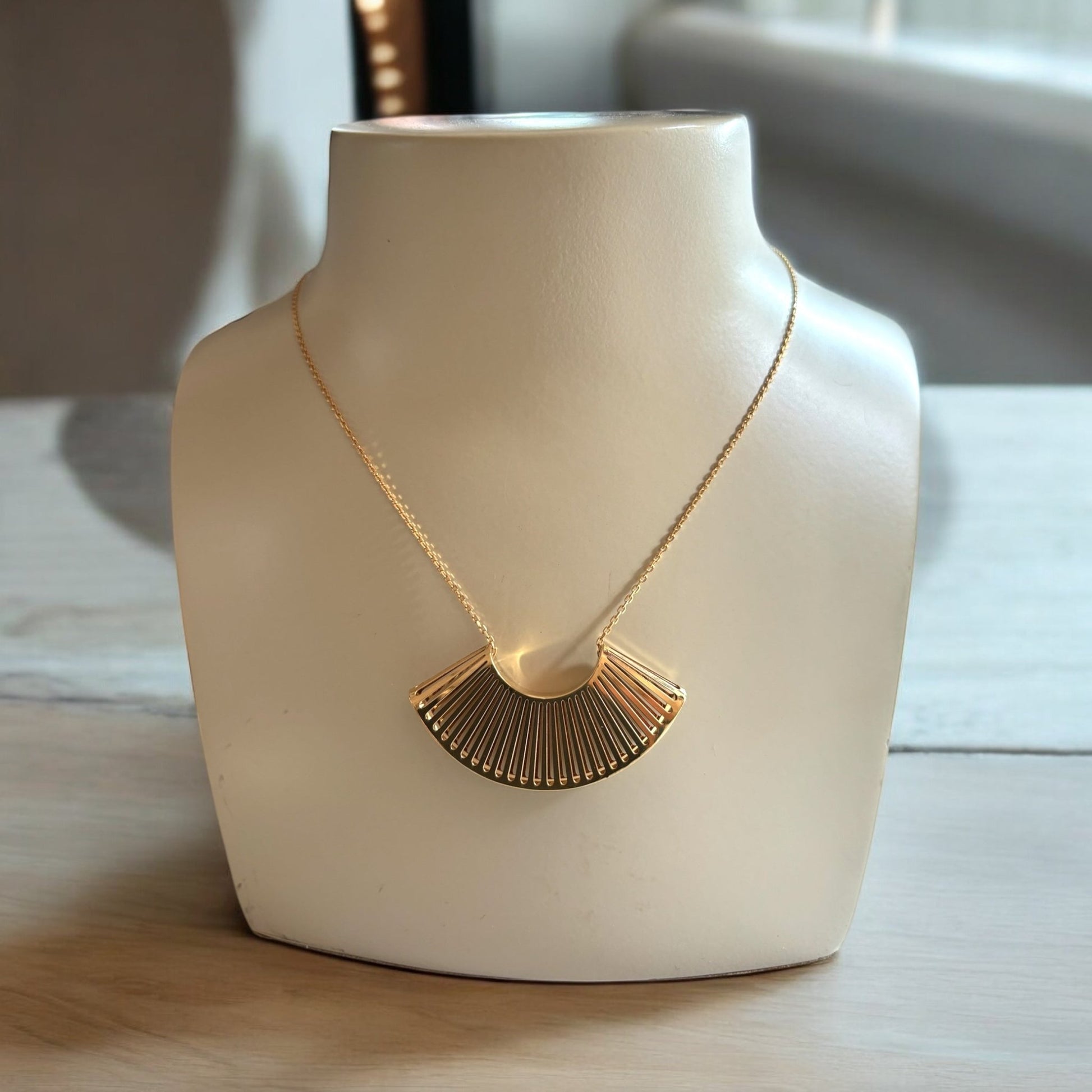 Fan Necklace in 18k Solid Gold - R. Mouzannar Jewelry