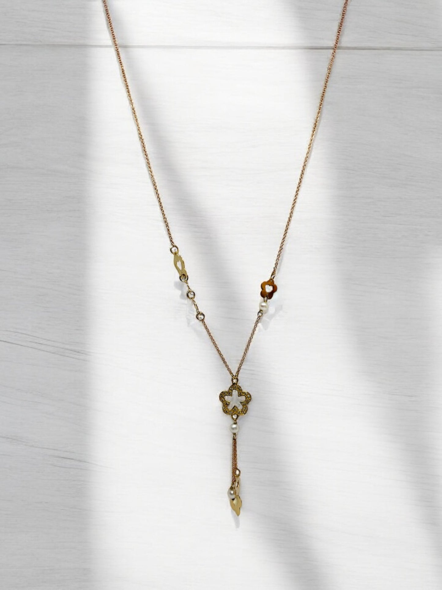 Nexklace and Bracelet Set 18k rose and yellow gold with pearl flower motif - R. Mouzannar