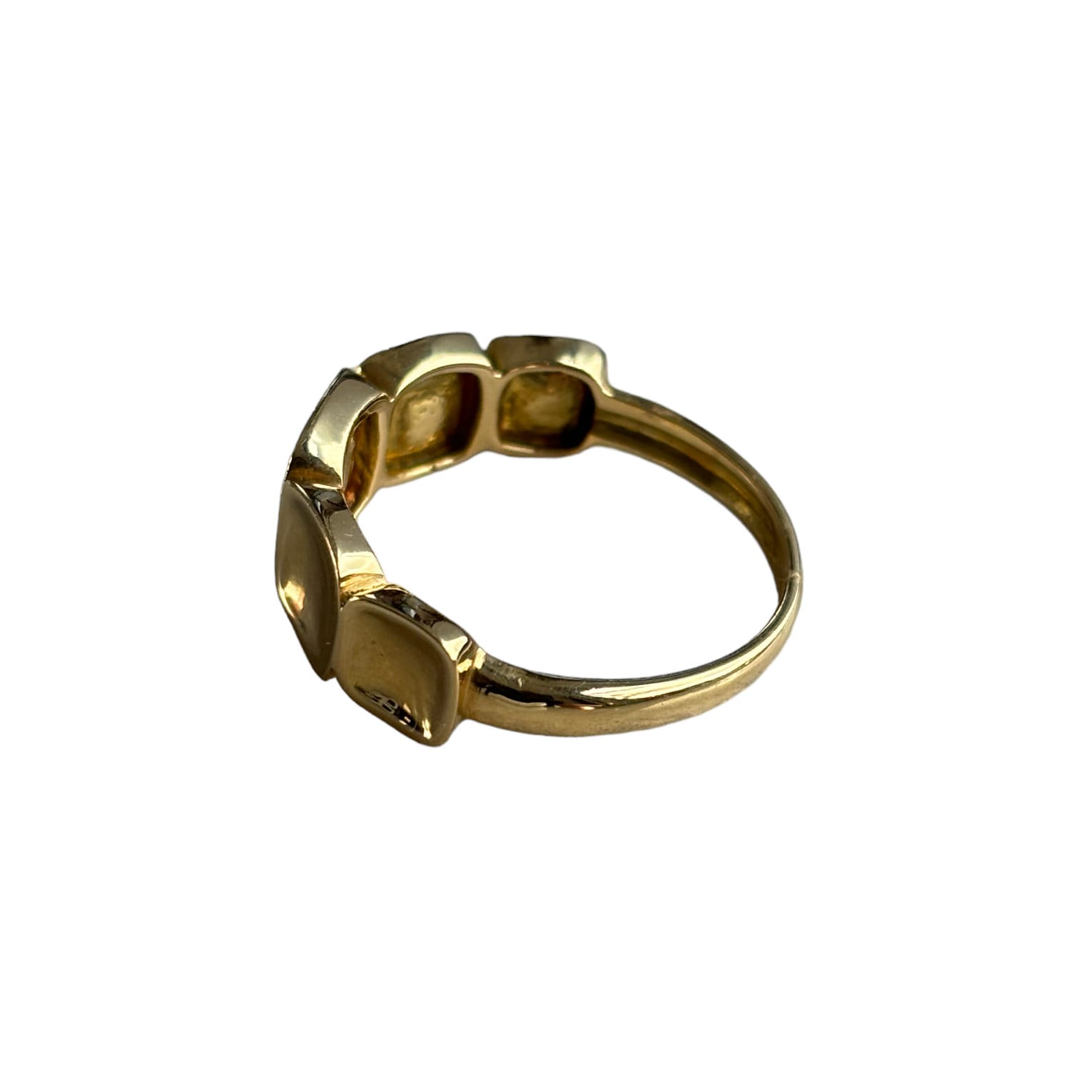 18k Incrementally Sized Rounded Edged Squares Gold Ring Profile