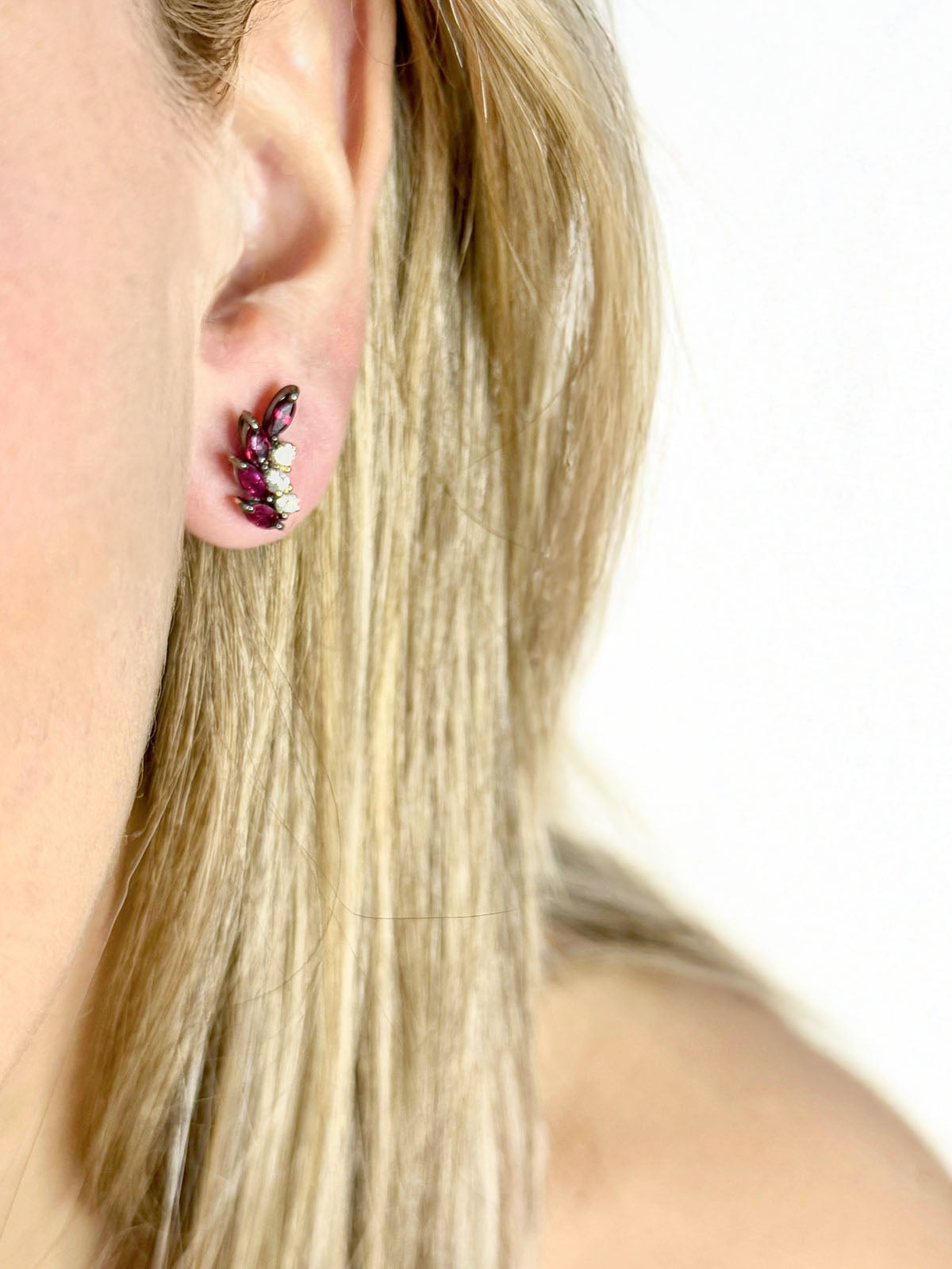 Earrings 18k Gold With Diamonds and Ruby