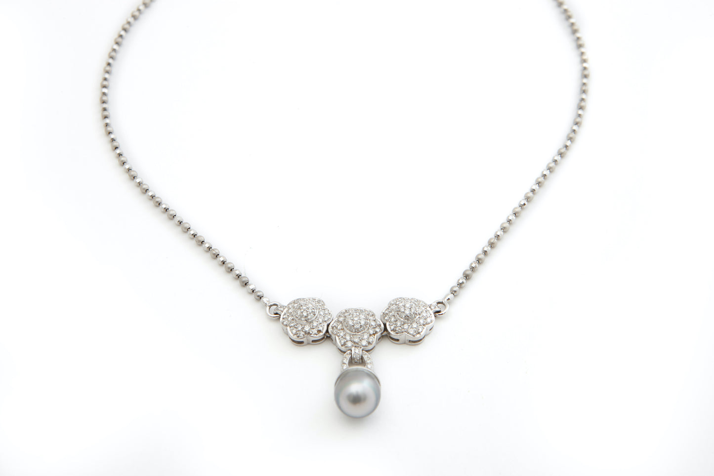 Necklace 18k White Gold With Diamonds and  Pearl