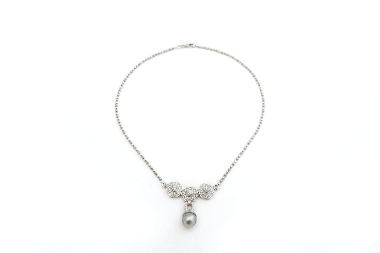 Necklace White Gold With Diamonds and  Pearl