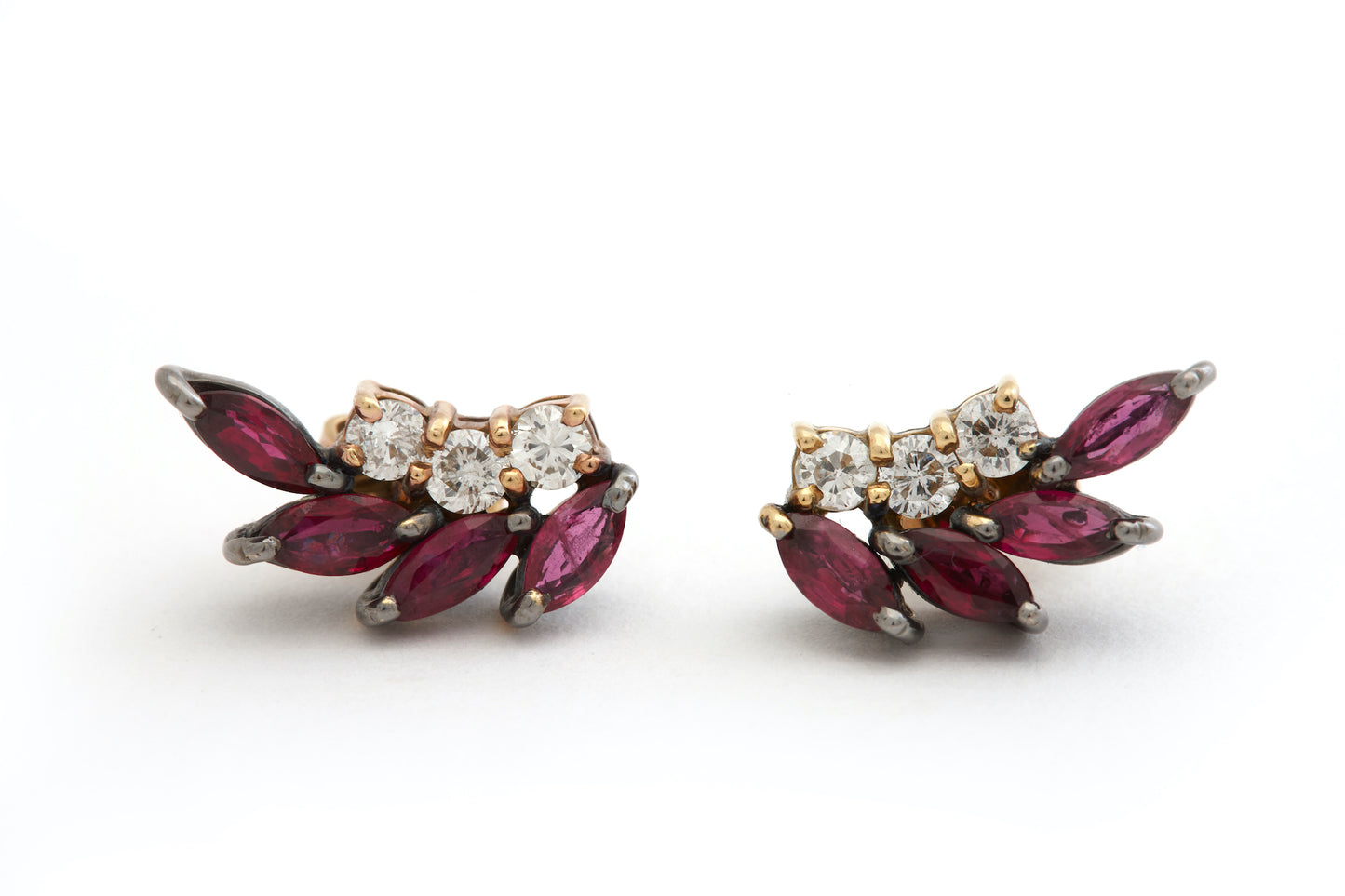 Earrings 18k Gold With Diamonds and Ruby