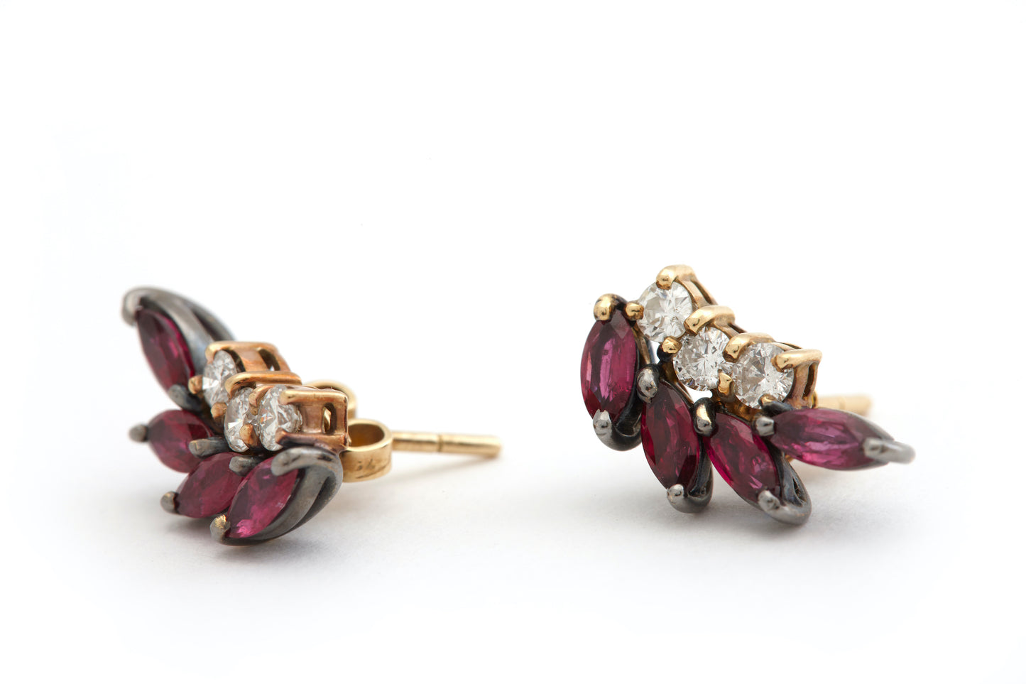 Earrings 18k Gold With Diamonds and Ruby